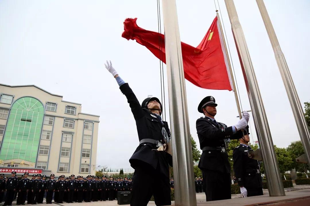 当别人夸奖你是一名好老师你应该怎么回答？游戏画面